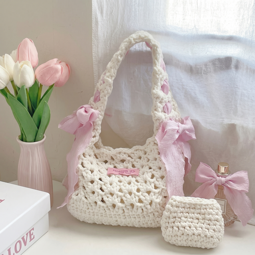 Girlie Shoulder Bag Crochet Pattern