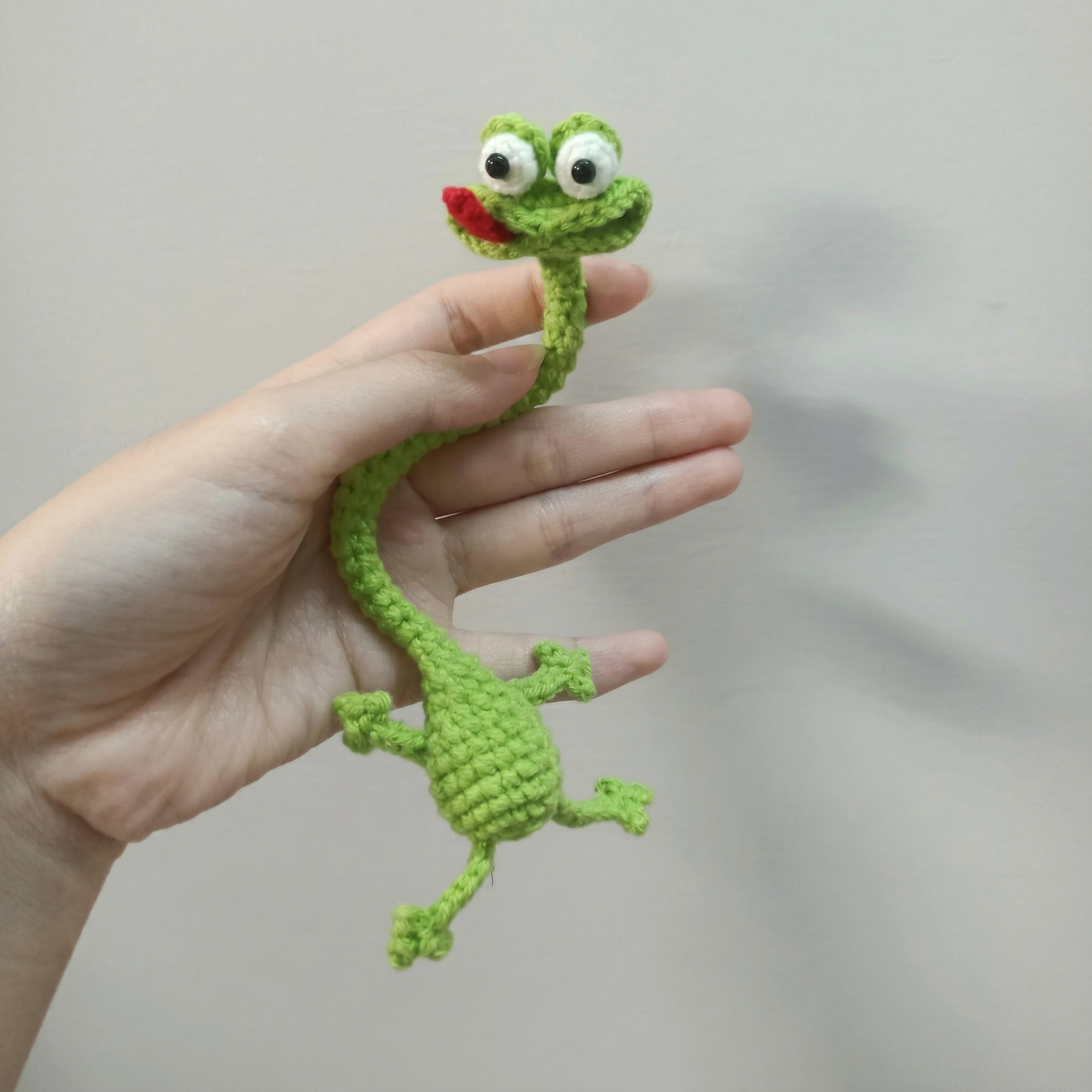 Wiggly Long Neck Froggy Bag Charm Crochet Pattern